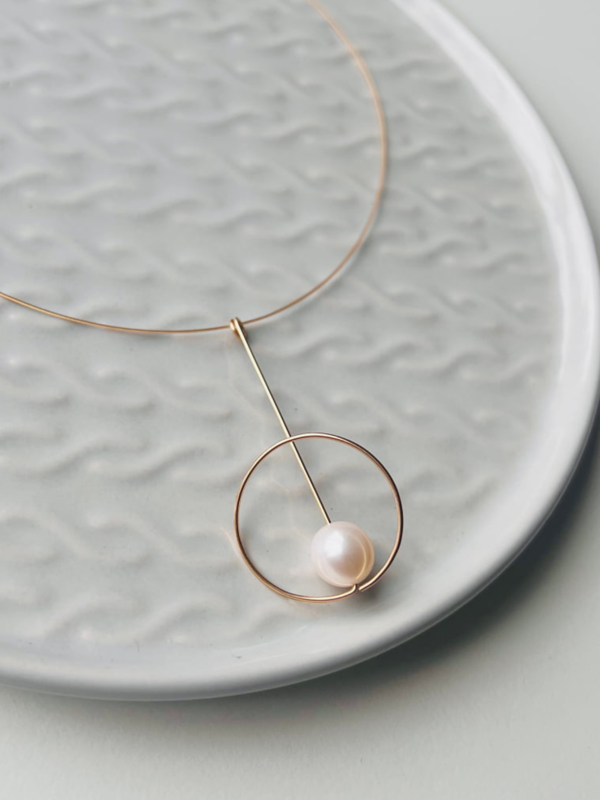 Circle Pearl Necklace