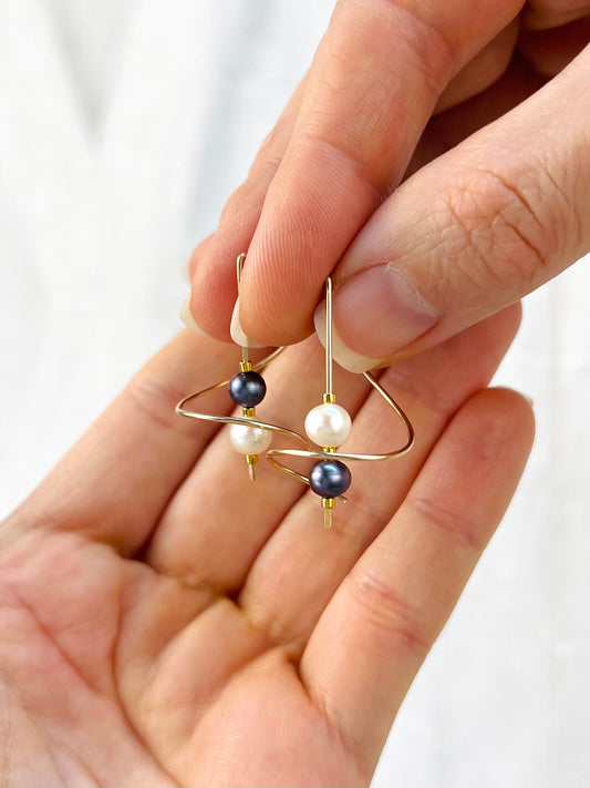 Black and White Pearl Earrings, Minimalist Threaders, Bridal Earrings, Long Hook Earrings, Freeform Long Earrings, Gift for Her